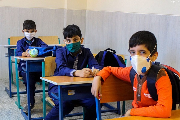 کاهش علائم سرماخوردگی و آنفولانزا در مدارس با رعایت بهداشت-درمان در منزل