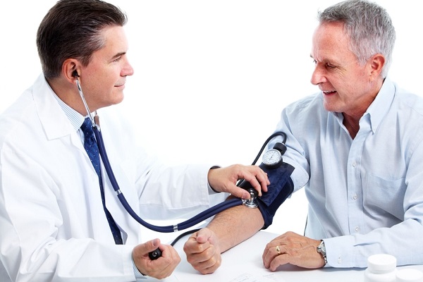 نحوه اندازه گیری فشار خون در منزل 2 14 مورد از مهم ترین موارد موثر در فشار خون-درمان در منزل